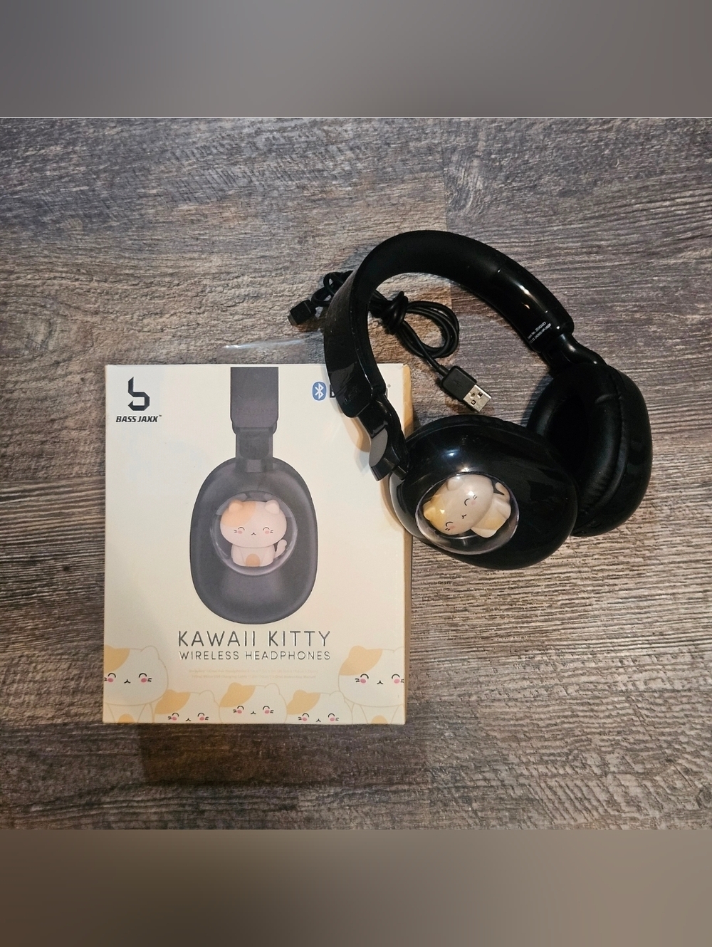 Kawaii Kitty Bluetooth Headphones w/Cat Figurine in Ear Cup
